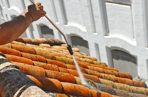 Nettoyage de toitures - Vers-Pont-du-Gard